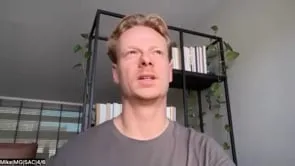 Mike Andeweg in gesprek met Nikki